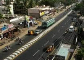 വഴികൾ  വളരുമ്പോൾ…