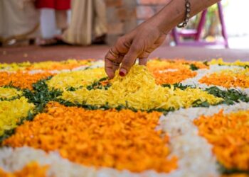 കാണം വിറ്റവരും ഓണം ഉണ്ടവരും